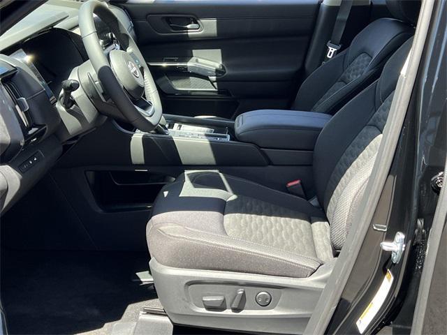 new 2025 Nissan Pathfinder car, priced at $38,927