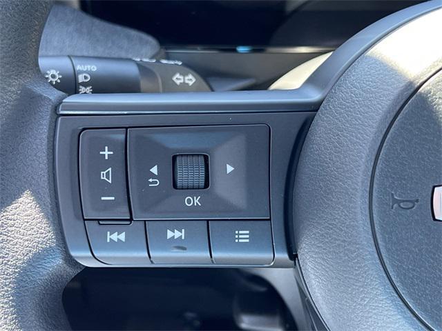 new 2025 Nissan Kicks car, priced at $27,701