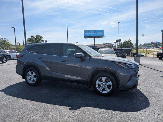 used 2022 Toyota Highlander car, priced at $34,990