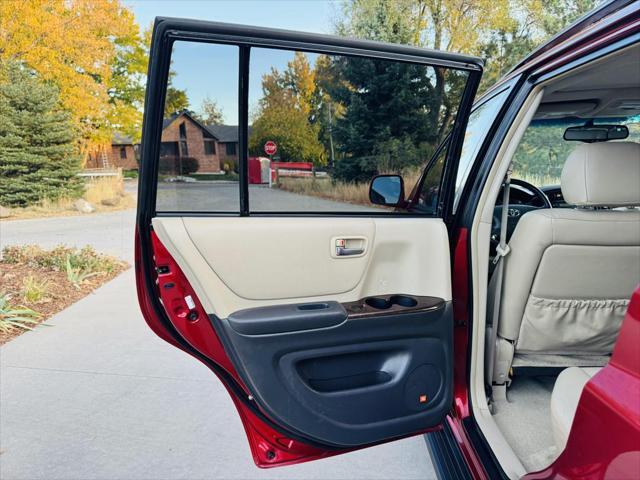 used 2002 Toyota Highlander car, priced at $5,999