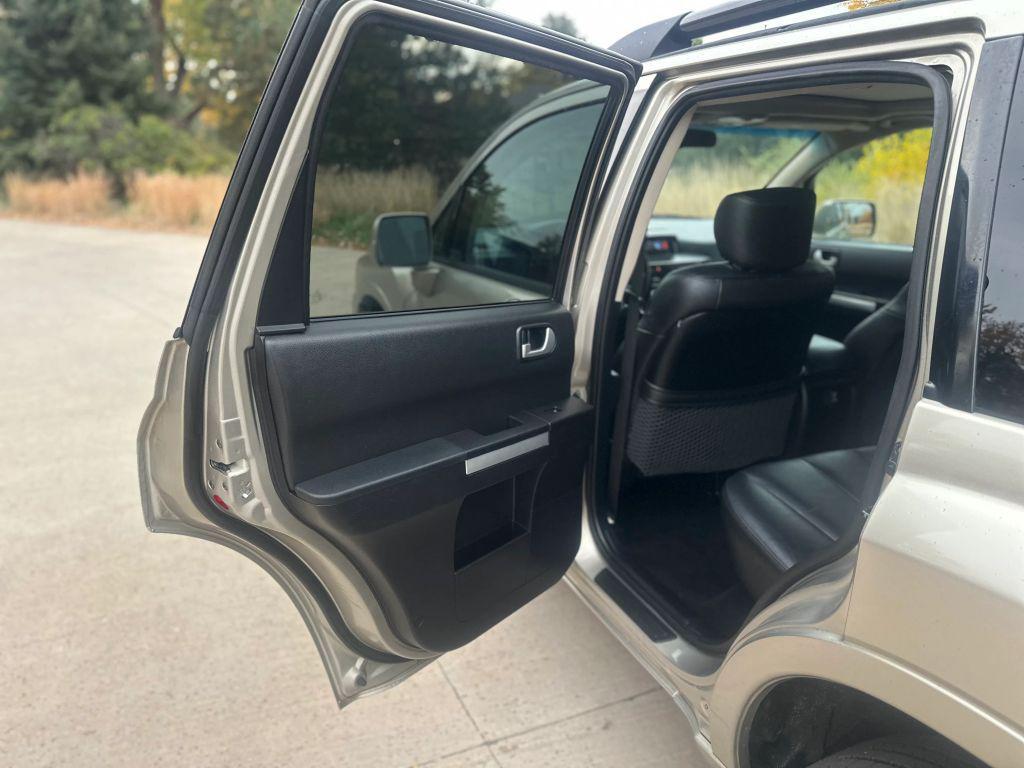 used 2007 Mitsubishi Endeavor car, priced at $5,999