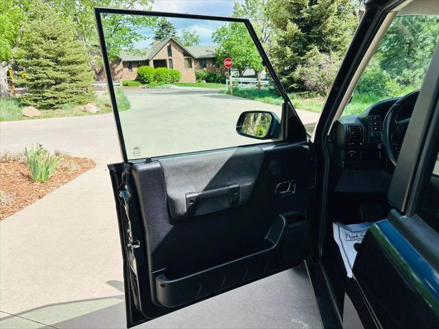 used 2004 Land Rover Discovery car, priced at $13,999