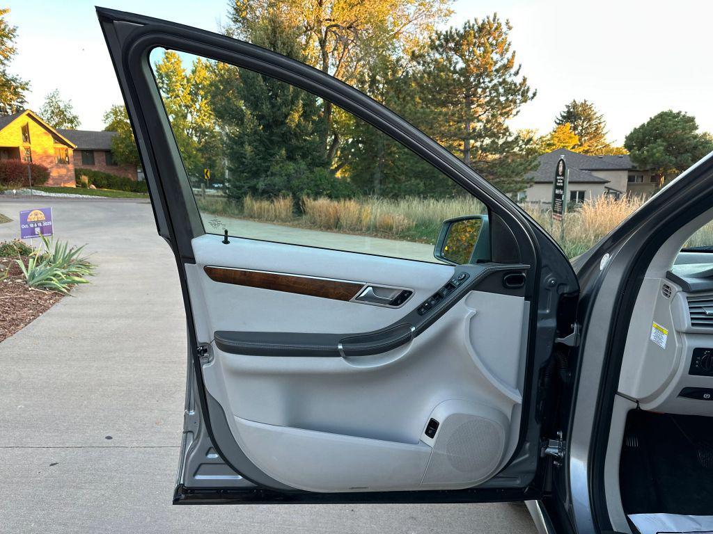 used 2011 Mercedes-Benz R-Class car, priced at $7,999