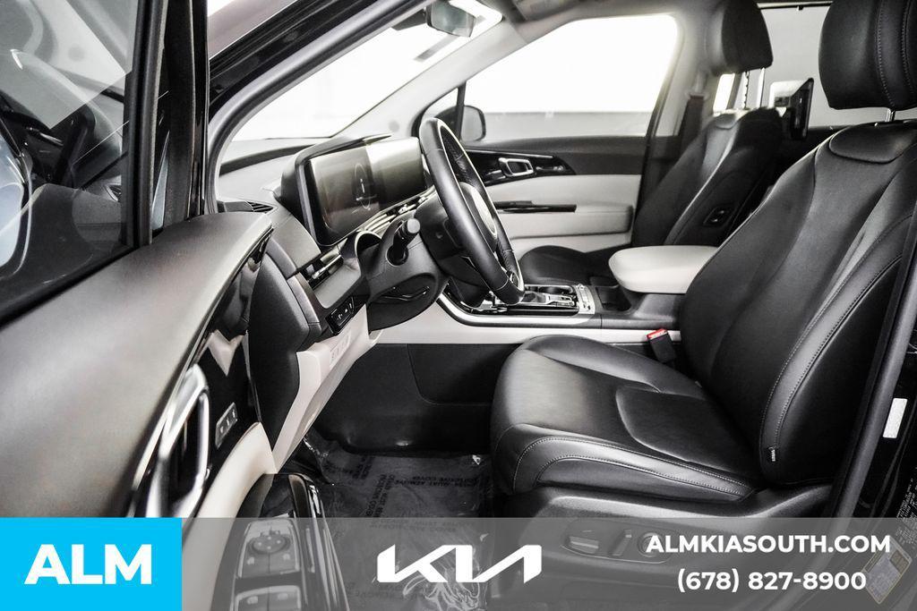 used 2024 Kia Carnival car, priced at $43,920