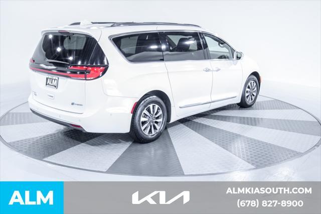 used 2021 Chrysler Pacifica Hybrid car, priced at $30,420