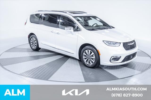 used 2021 Chrysler Pacifica Hybrid car, priced at $30,420