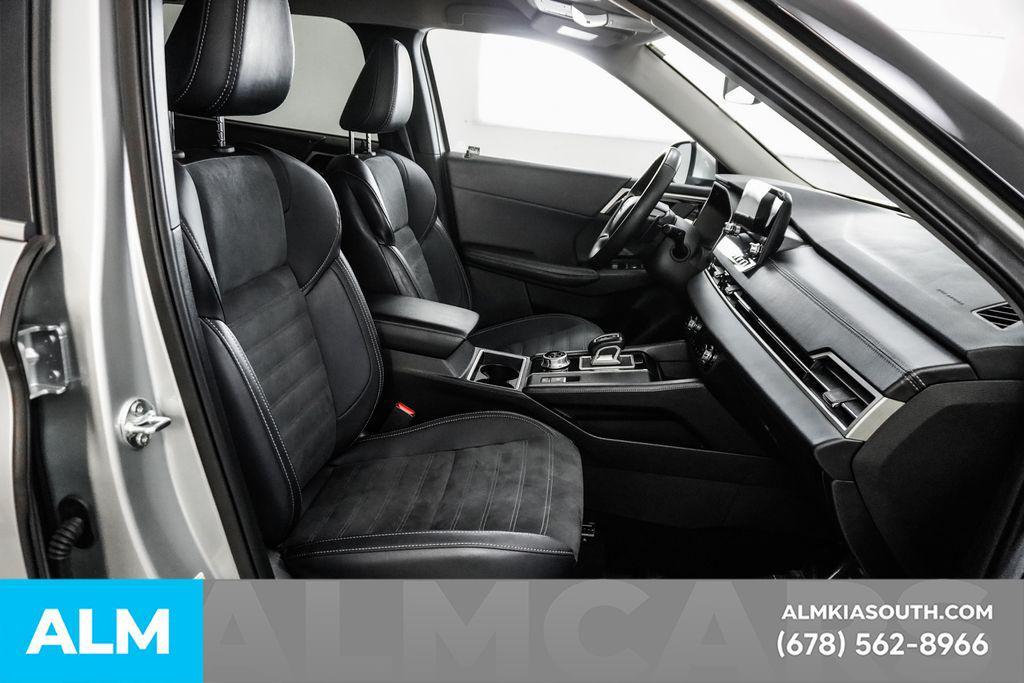 used 2024 Mitsubishi Outlander car, priced at $23,220