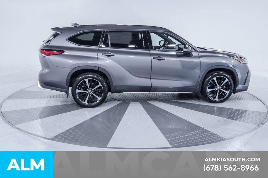 used 2022 Toyota Highlander car, priced at $38,970