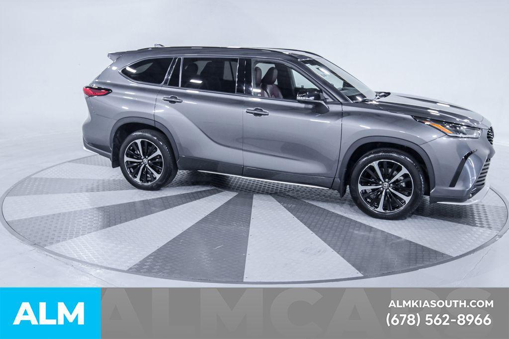 used 2022 Toyota Highlander car, priced at $38,970