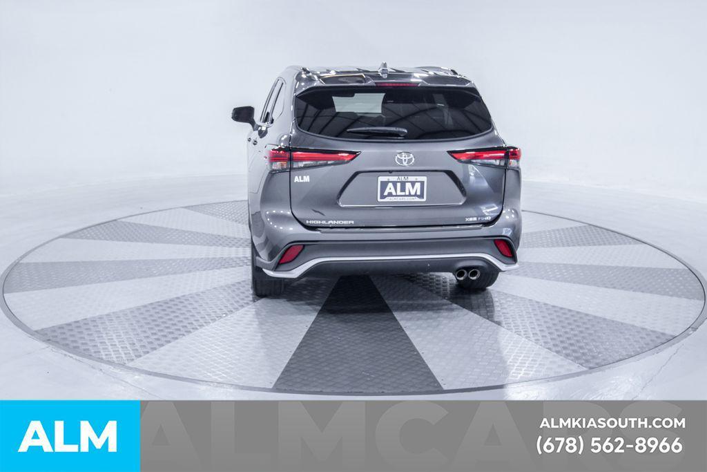 used 2022 Toyota Highlander car, priced at $38,970