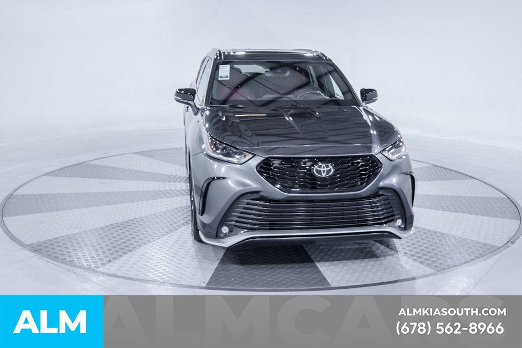 used 2022 Toyota Highlander car, priced at $38,970