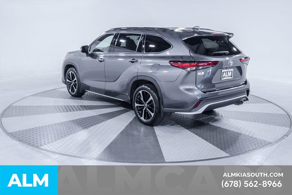 used 2022 Toyota Highlander car, priced at $38,970