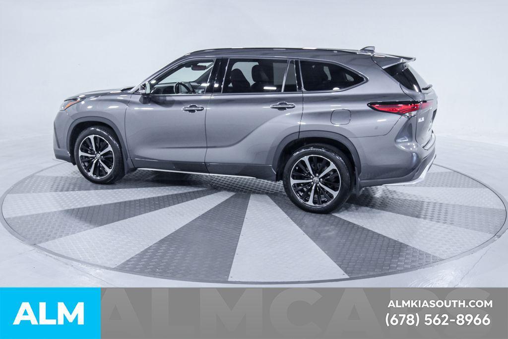 used 2022 Toyota Highlander car, priced at $38,970