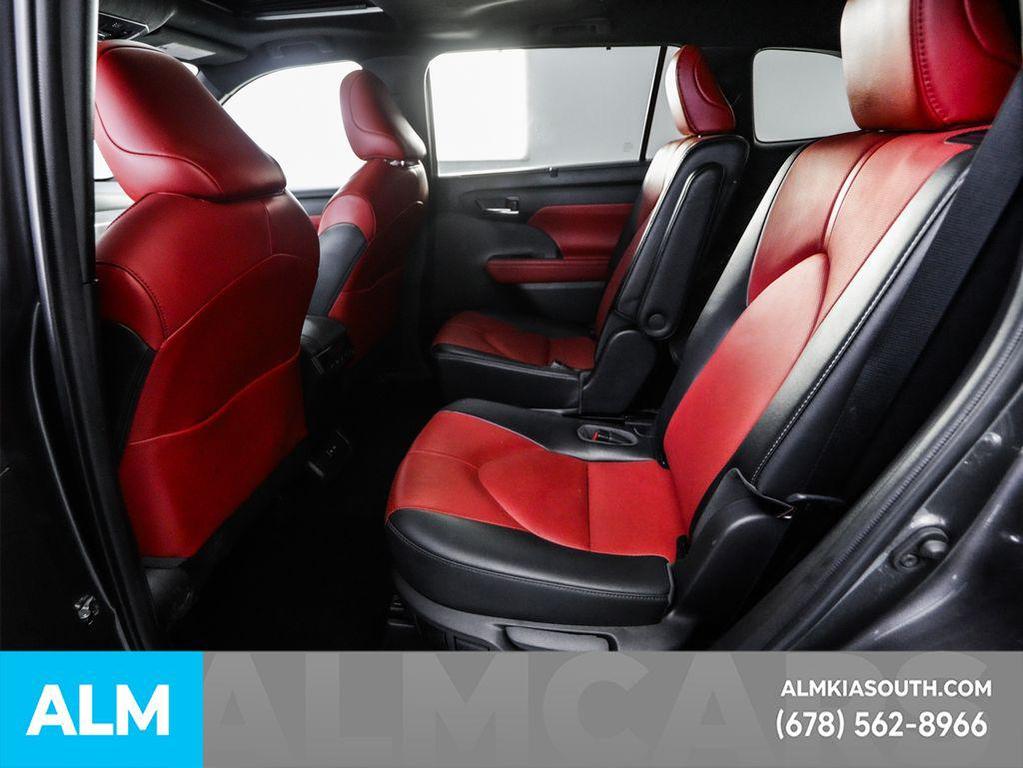 used 2022 Toyota Highlander car, priced at $38,970