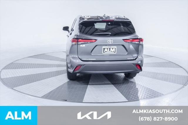 used 2021 Toyota Highlander car, priced at $33,420