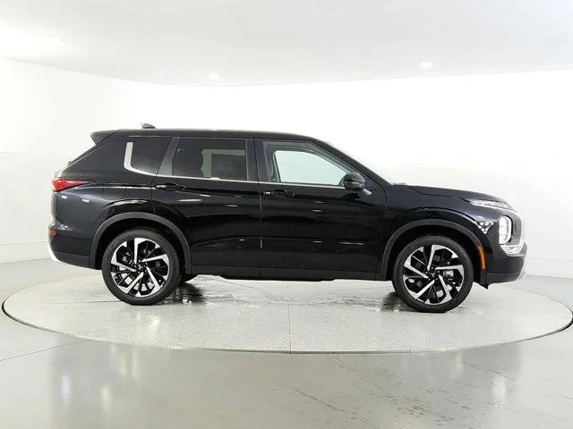 new 2024 Mitsubishi Outlander car, priced at $33,562