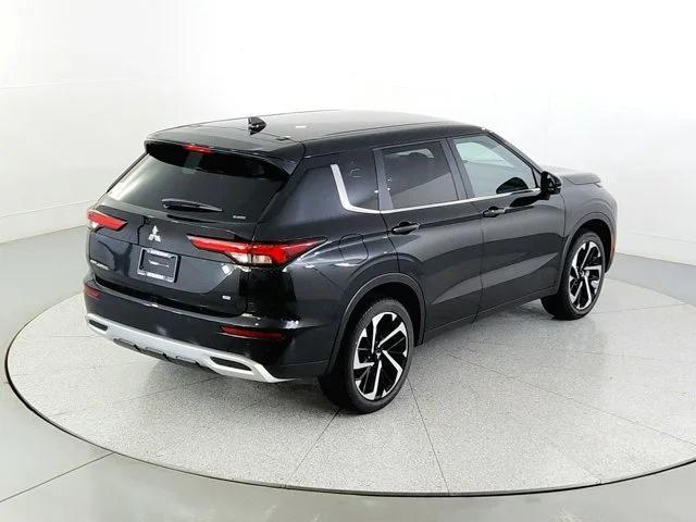 new 2024 Mitsubishi Outlander car, priced at $32,278