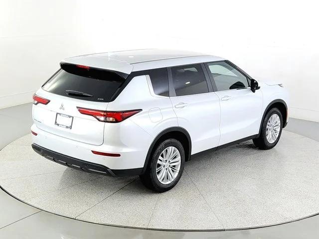 new 2024 Mitsubishi Outlander car, priced at $30,773