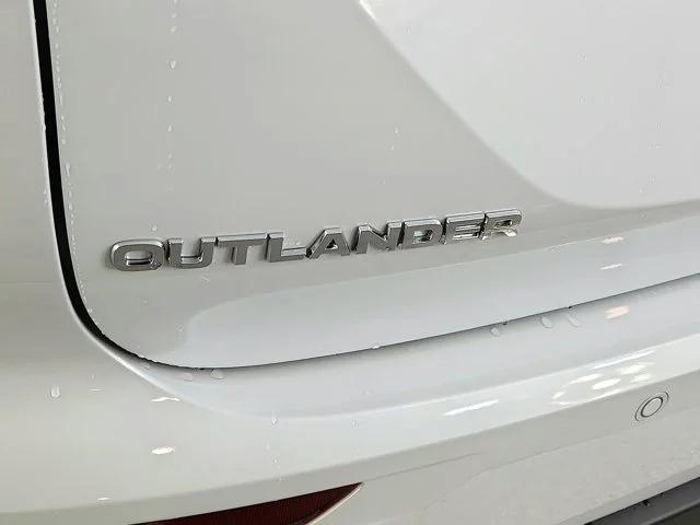 new 2024 Mitsubishi Outlander car, priced at $30,773