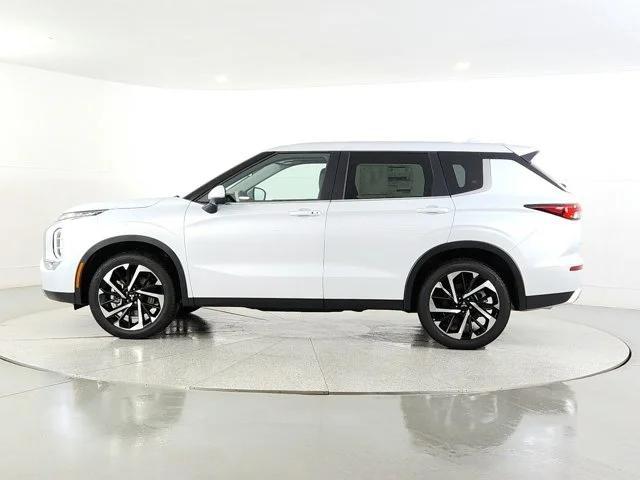 new 2024 Mitsubishi Outlander car, priced at $32,043