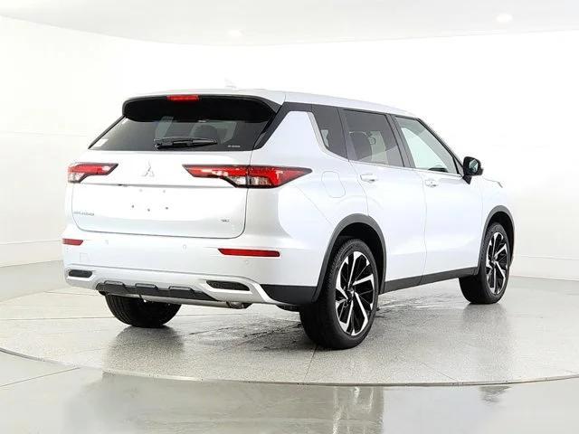 new 2024 Mitsubishi Outlander car, priced at $32,043