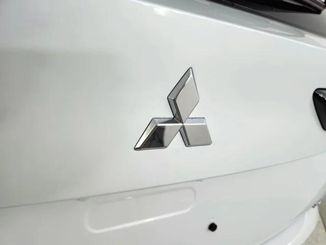 new 2024 Mitsubishi Outlander car, priced at $32,043