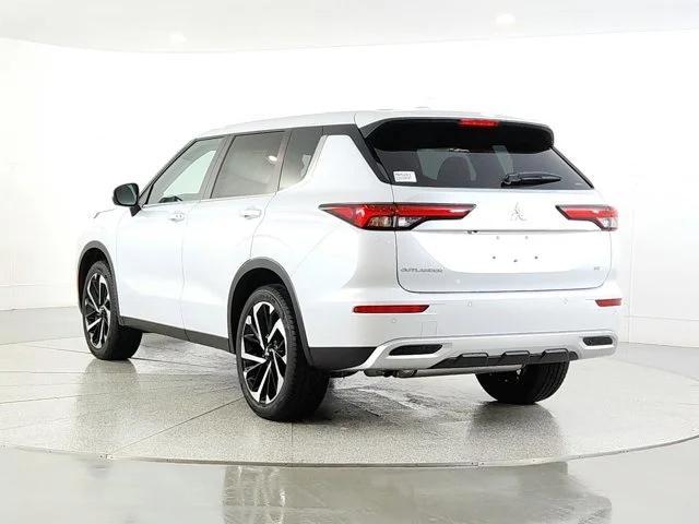 new 2024 Mitsubishi Outlander car, priced at $32,043