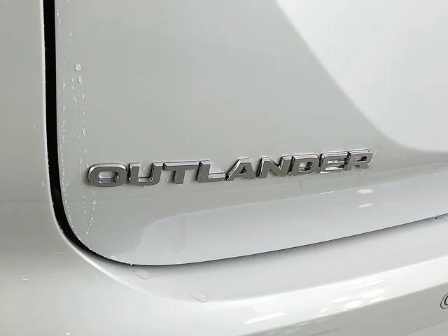 new 2024 Mitsubishi Outlander car, priced at $32,127