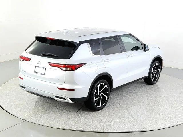 new 2024 Mitsubishi Outlander car, priced at $32,127