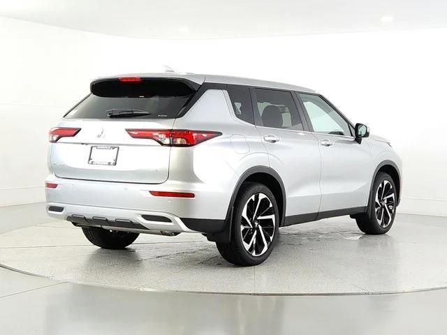 new 2024 Mitsubishi Outlander car, priced at $33,271