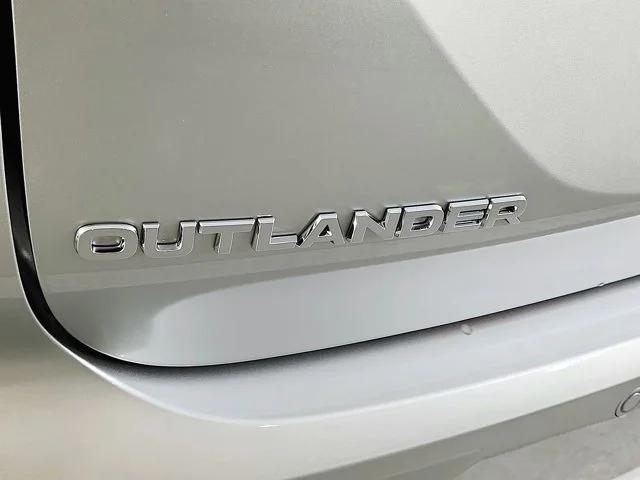 new 2024 Mitsubishi Outlander car, priced at $33,271