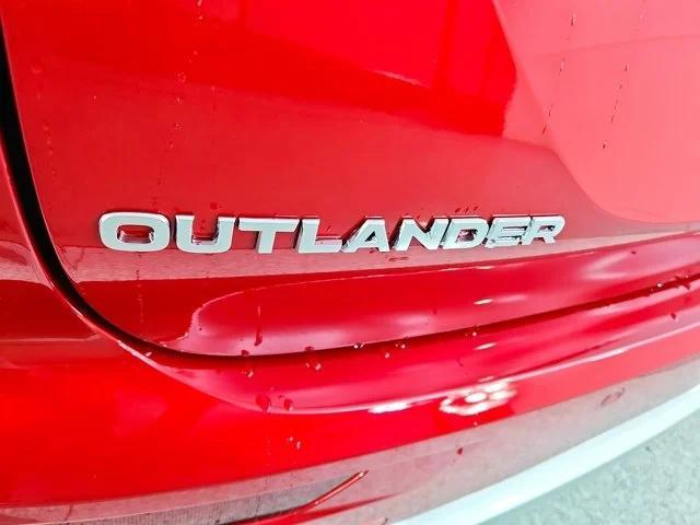 new 2024 Mitsubishi Outlander car, priced at $37,856