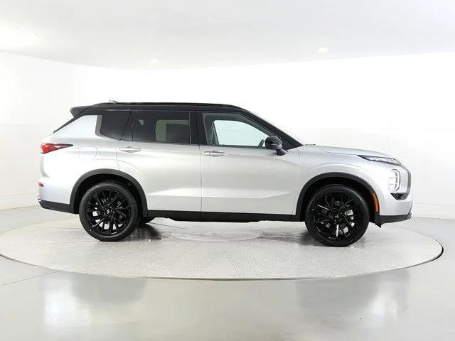 new 2024 Mitsubishi Outlander car, priced at $40,998