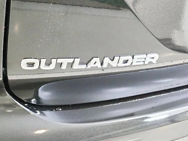 new 2024 Mitsubishi Outlander car, priced at $34,332