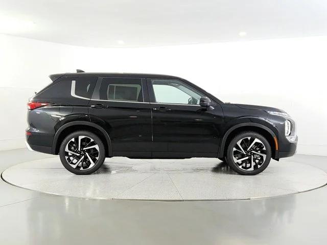 new 2024 Mitsubishi Outlander car, priced at $34,332