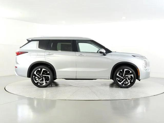 new 2024 Mitsubishi Outlander car, priced at $36,525