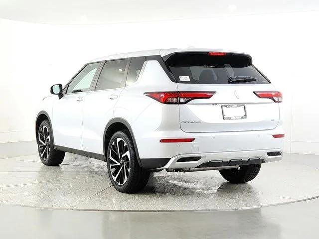 new 2024 Mitsubishi Outlander car, priced at $32,098