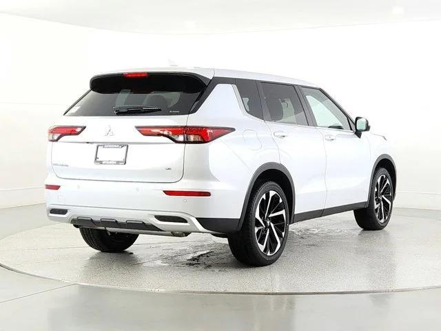 new 2024 Mitsubishi Outlander car, priced at $32,098