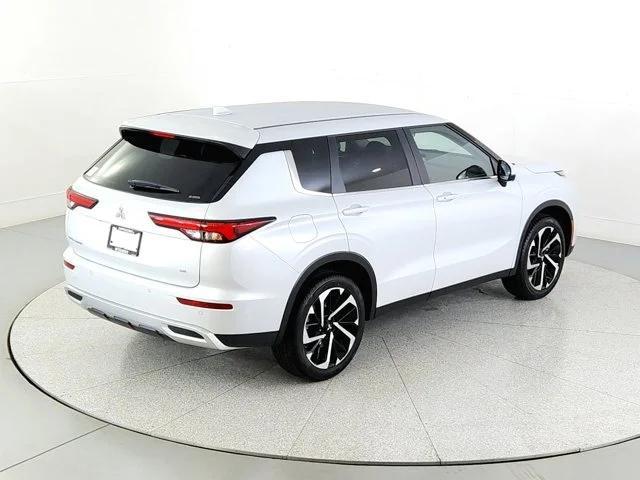 new 2024 Mitsubishi Outlander car, priced at $32,283