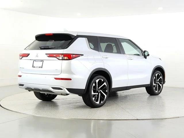 new 2024 Mitsubishi Outlander car, priced at $32,283