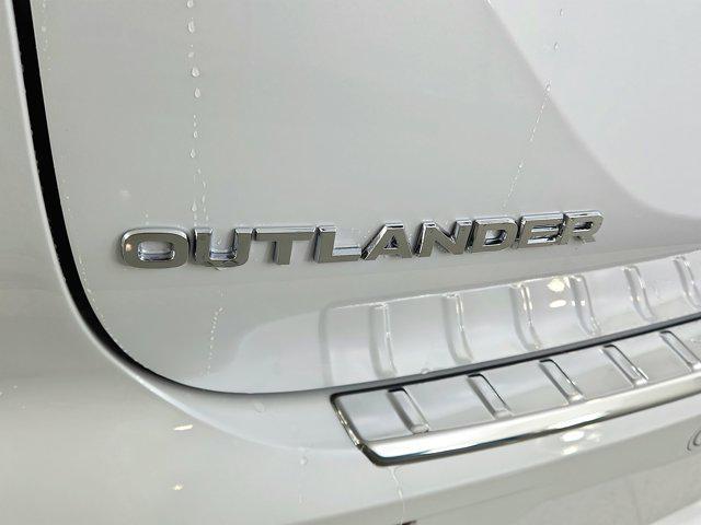 new 2024 Mitsubishi Outlander car, priced at $31,973