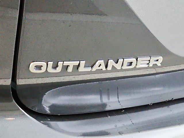 new 2025 Mitsubishi Outlander car, priced at $44,936