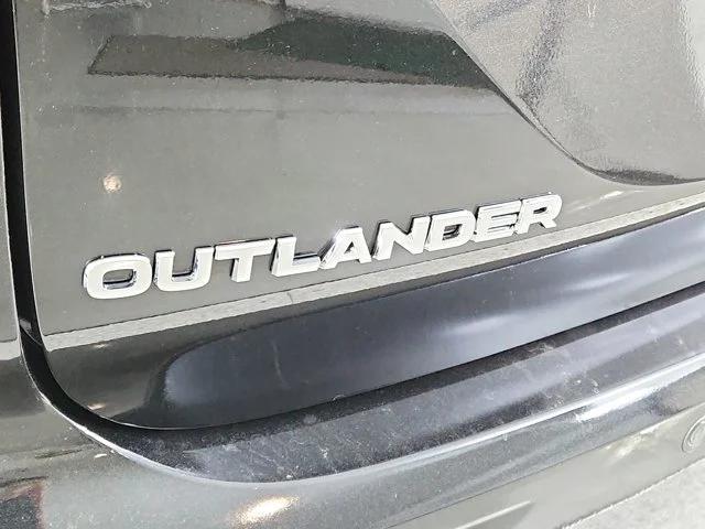 new 2024 Mitsubishi Outlander car, priced at $34,092