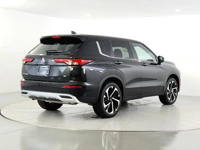 new 2024 Mitsubishi Outlander car, priced at $34,092