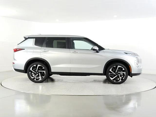 new 2024 Mitsubishi Outlander car, priced at $33,802