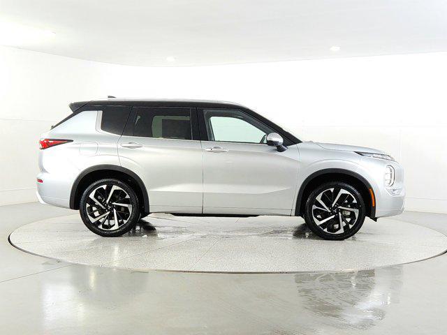 new 2024 Mitsubishi Outlander car, priced at $39,126