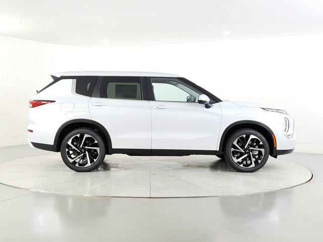 new 2024 Mitsubishi Outlander car, priced at $32,278