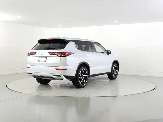 new 2024 Mitsubishi Outlander car, priced at $32,278