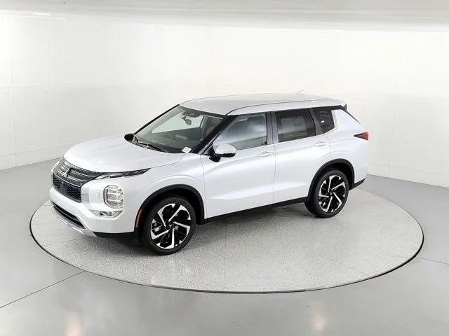 new 2024 Mitsubishi Outlander car, priced at $32,278