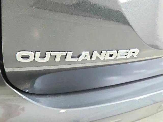 new 2024 Mitsubishi Outlander car, priced at $33,238